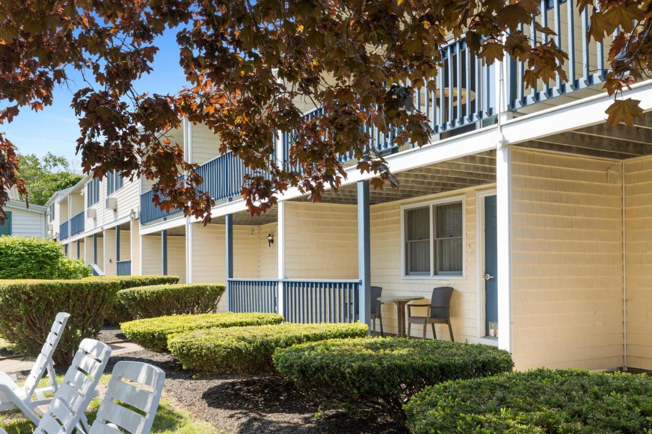 Colonial Inn 오겅키트 외부 사진