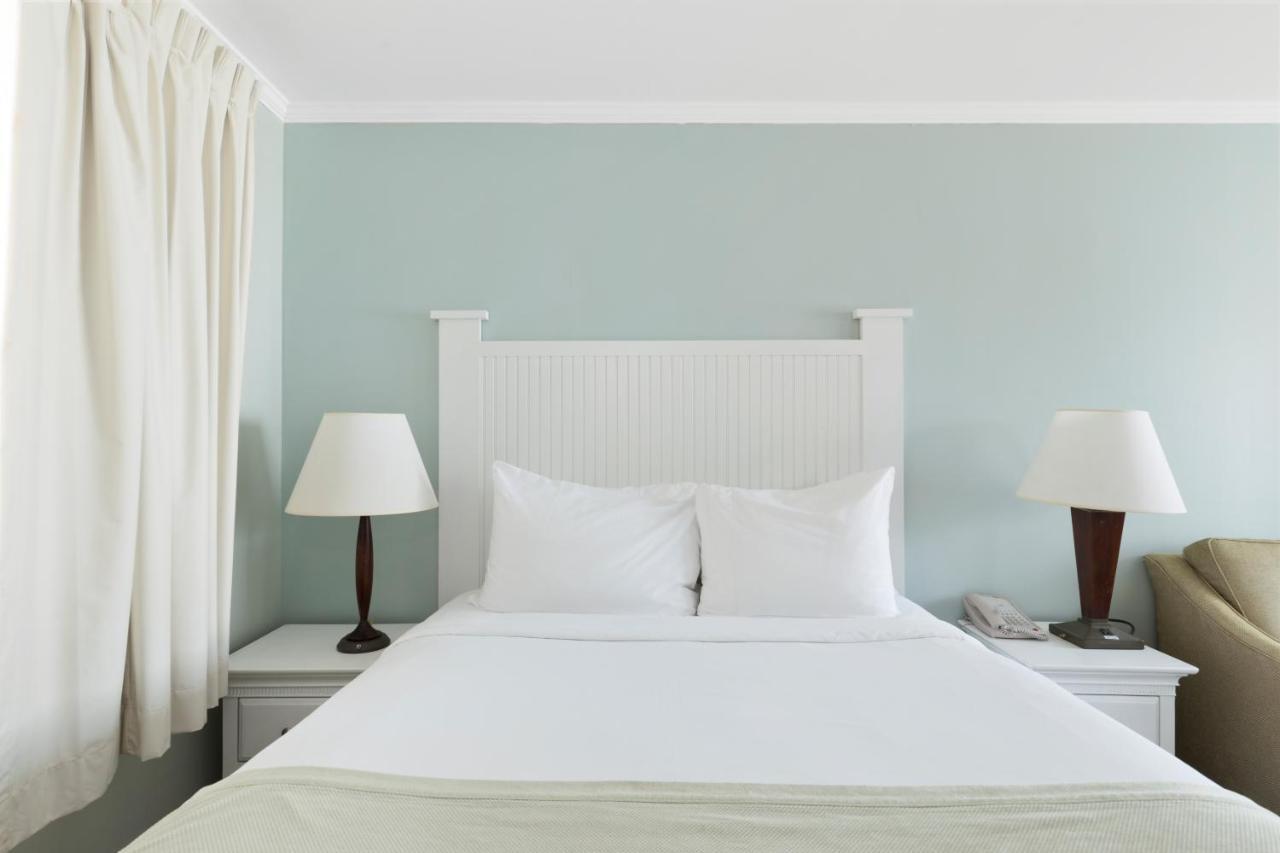 Colonial Inn 오겅키트 외부 사진