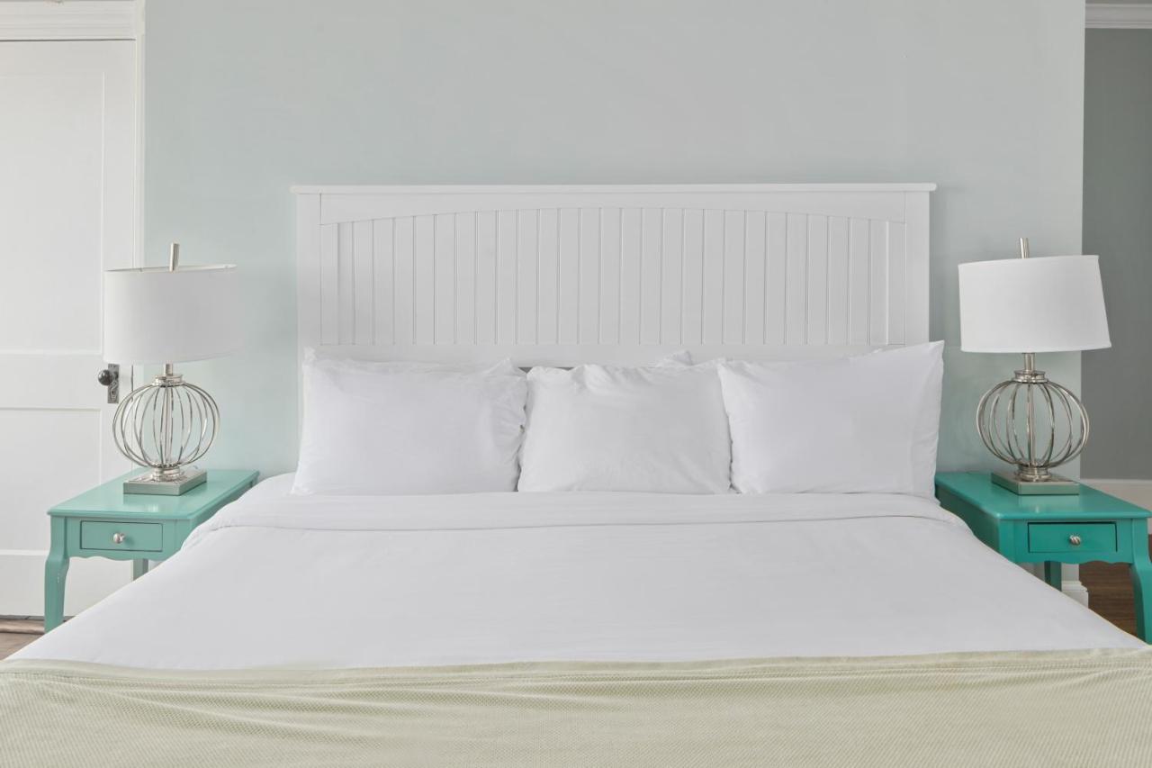 Colonial Inn 오겅키트 외부 사진