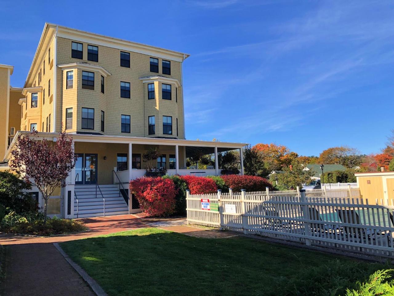 Colonial Inn 오겅키트 외부 사진